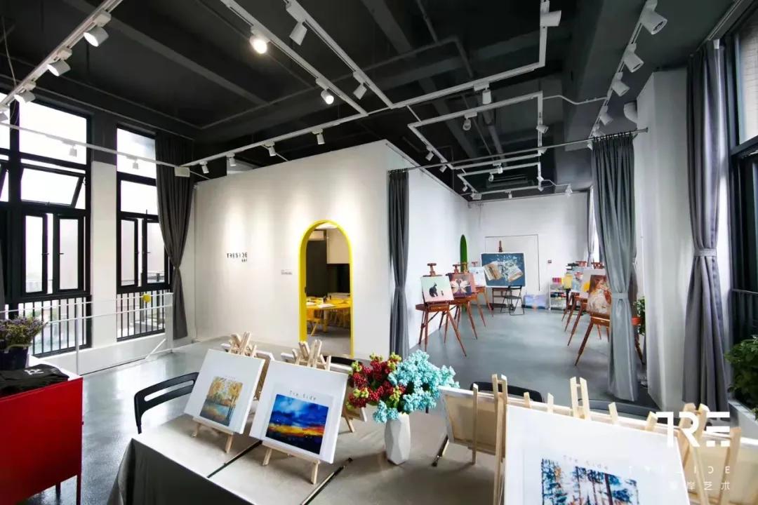 她，白富美，用3年时间，将几美分产品做到上亿营收，有钱还努力