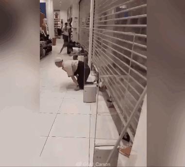 优衣库kaws联名口袋短袖,优衣库kaws联名t恤全套