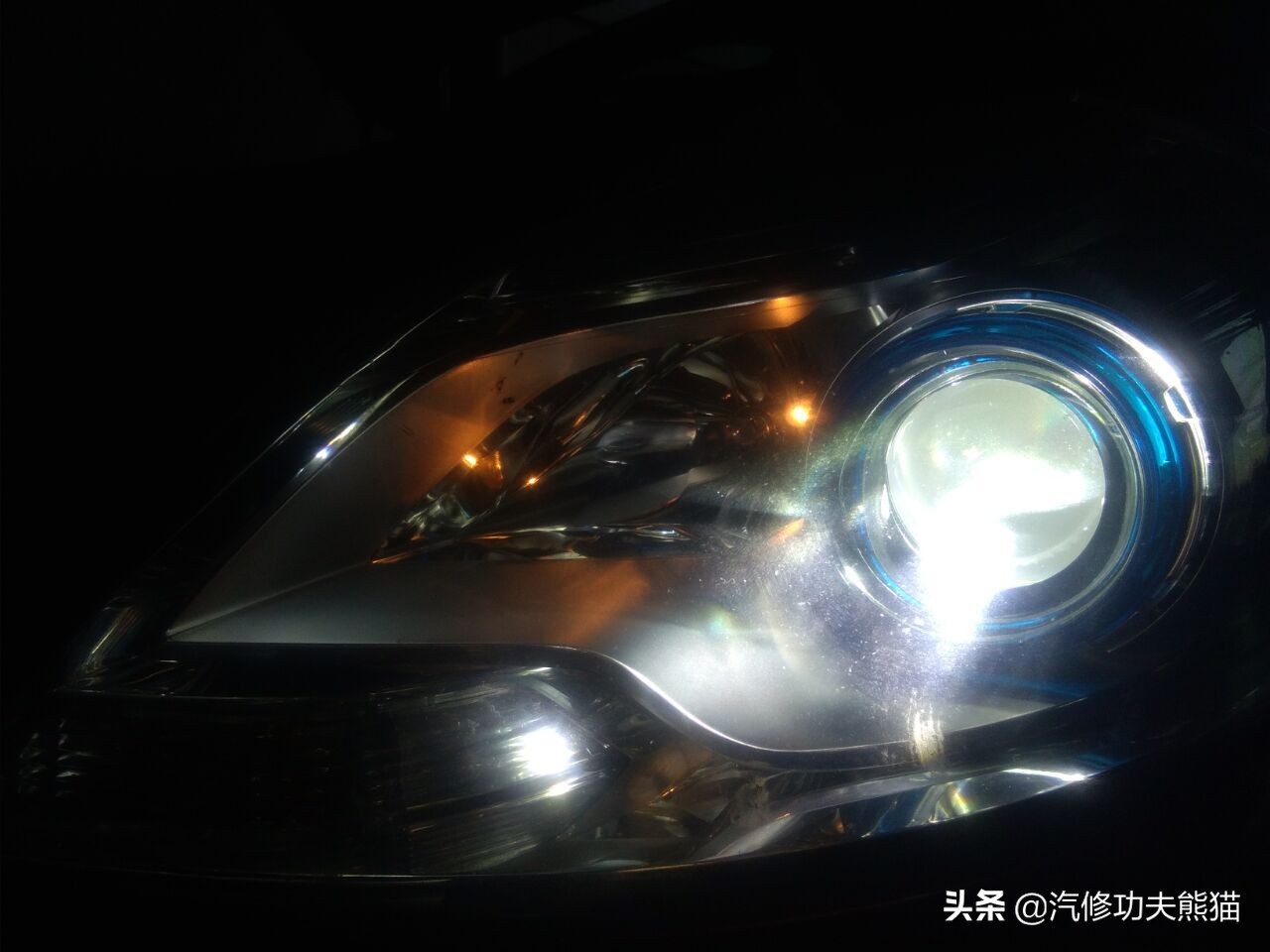 别克凯越换车灯灯泡,别克凯越换车灯