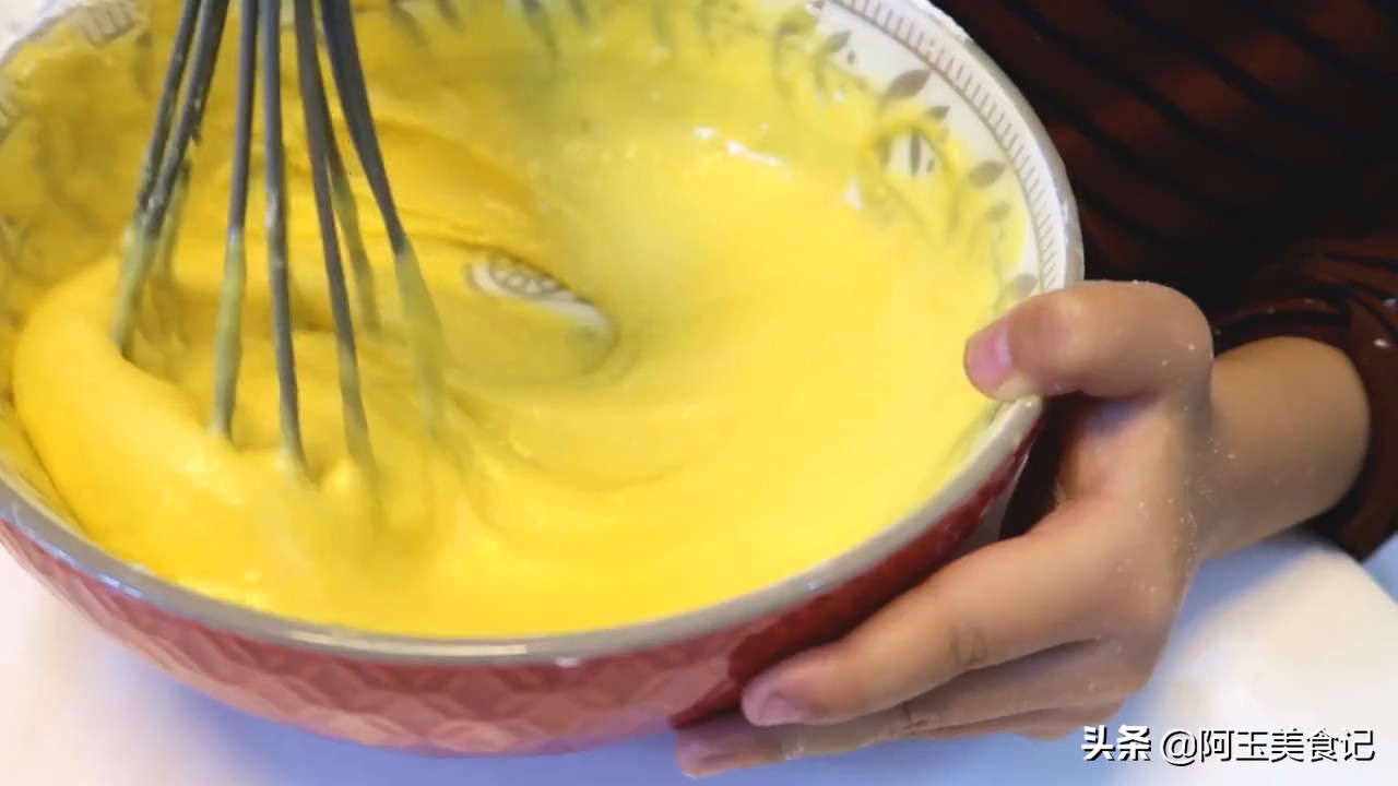 淡奶油和面粉做蛋糕视频,奶油蛋糕用什么面粉做好吃