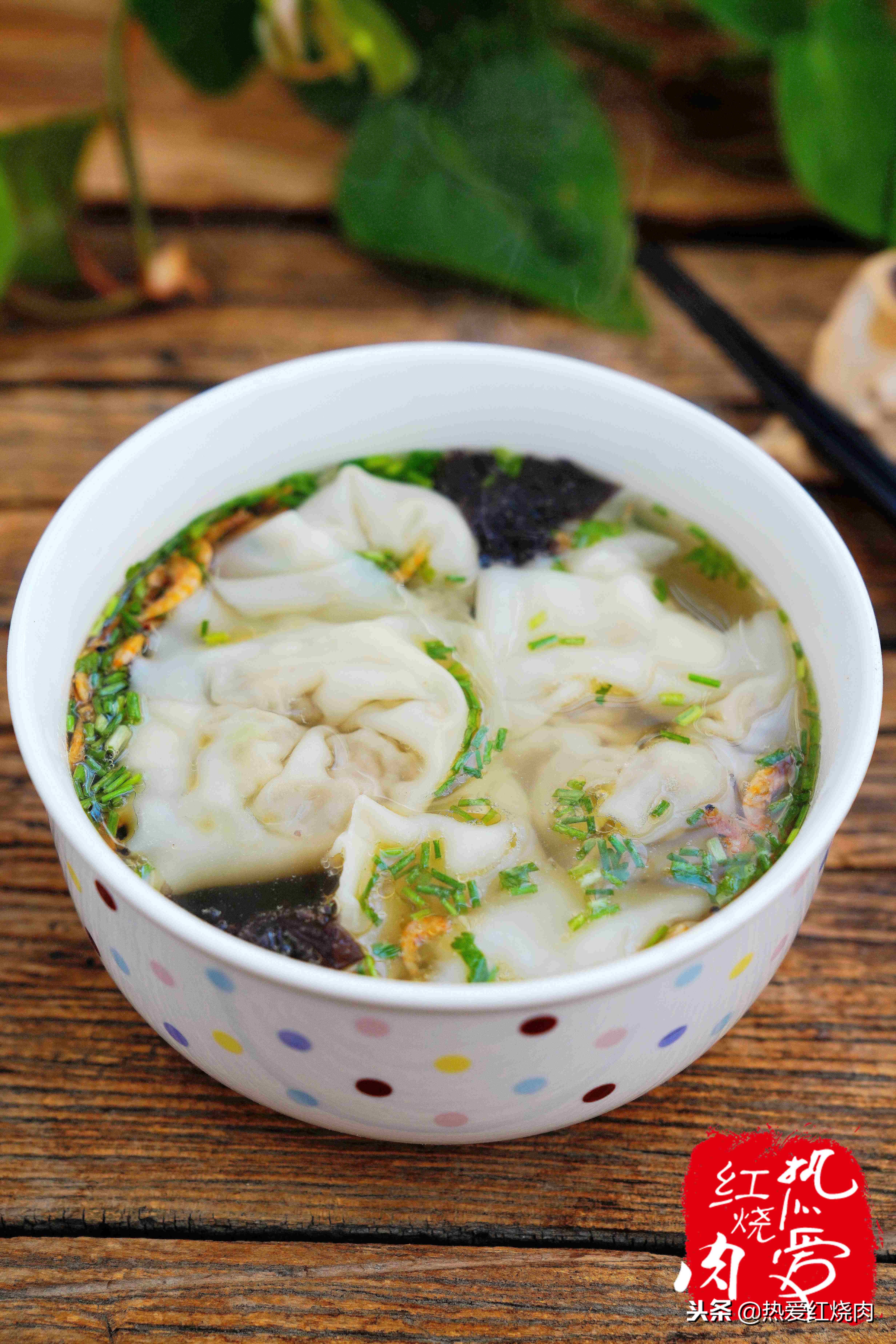 馄饨馅儿怎么做才能最好吃,馄饨店里需要给客人准备什么调料