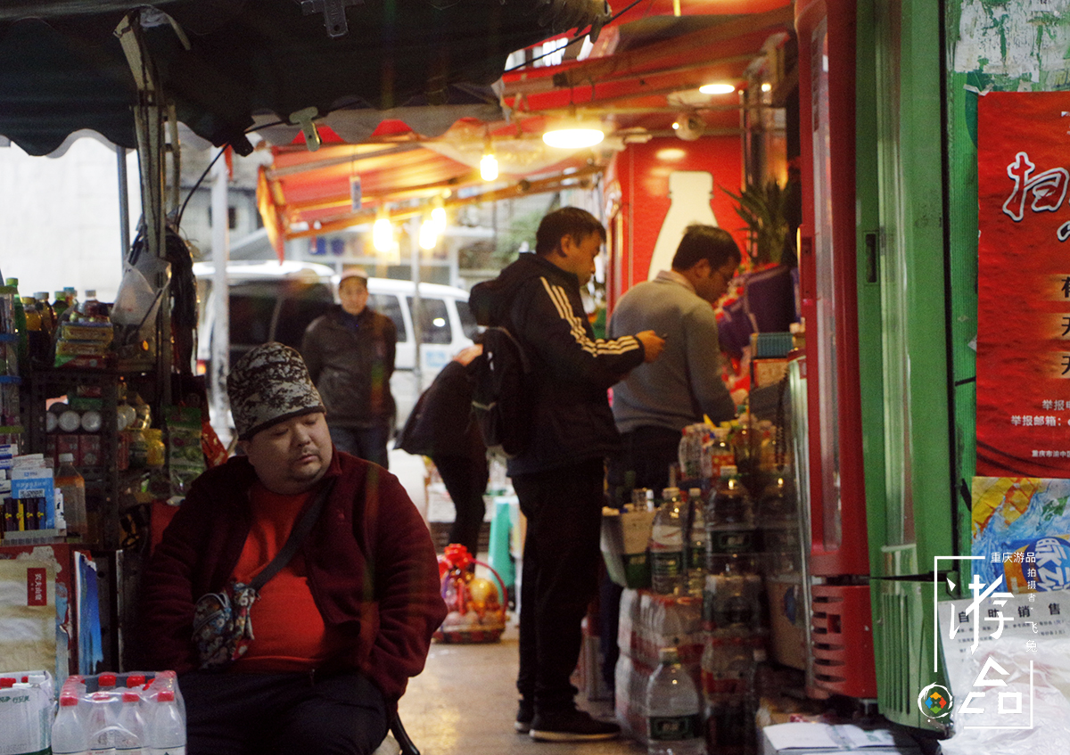 比小说更精彩的袍哥人生：当土匪，带绿帽，这个哈儿并不哈！