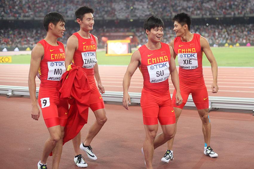 4x100接力张培萌秒杀博尔特的视频,苏炳添和张培萌和博尔特一起比赛