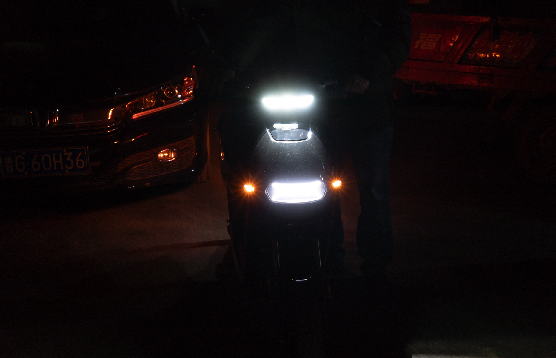 电动车别只认小牛，钱江摩灵能上三种牌，十分给力