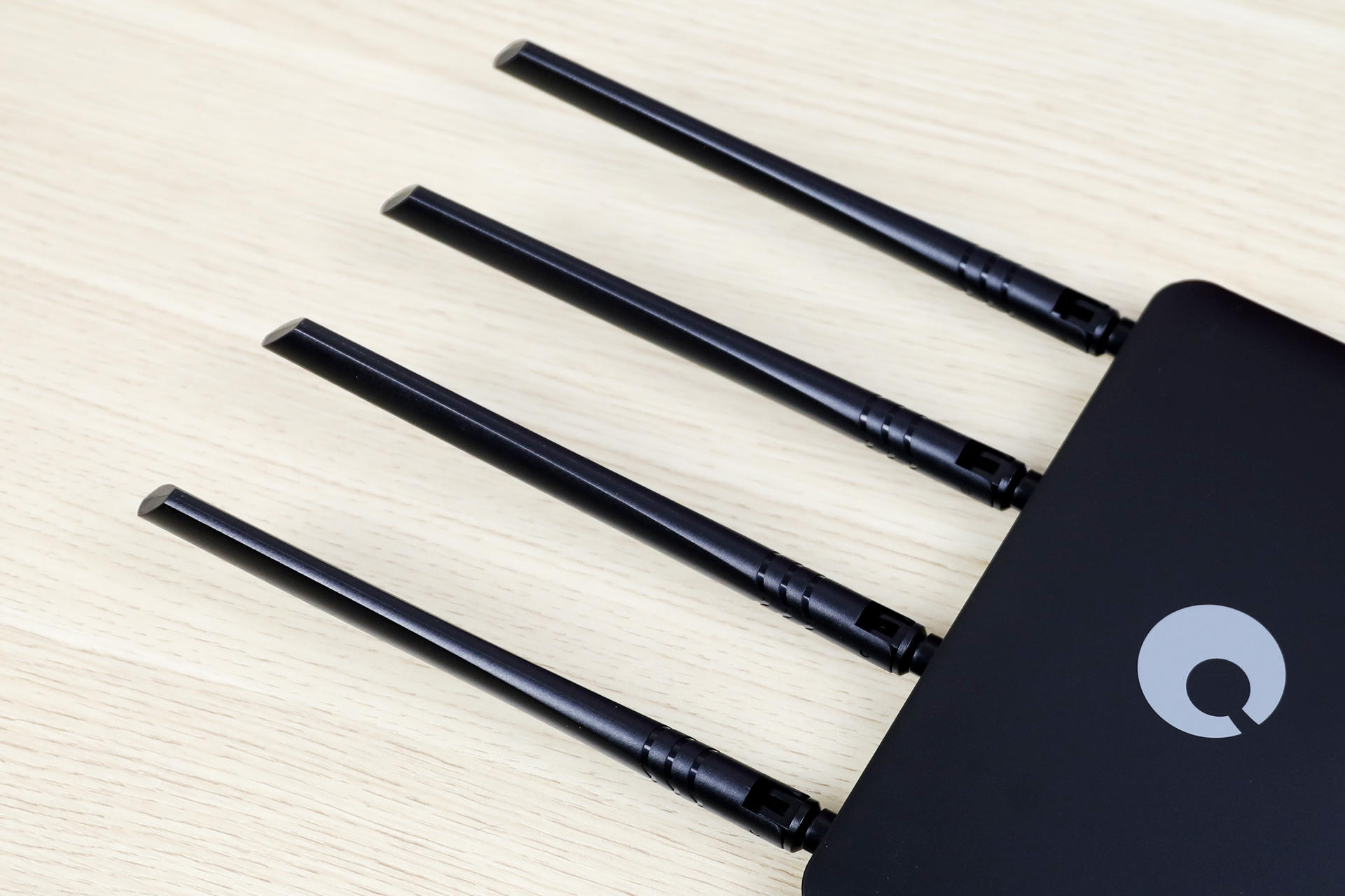 即插即用不需要驱动程序,蒲公英x4c对比华为b311