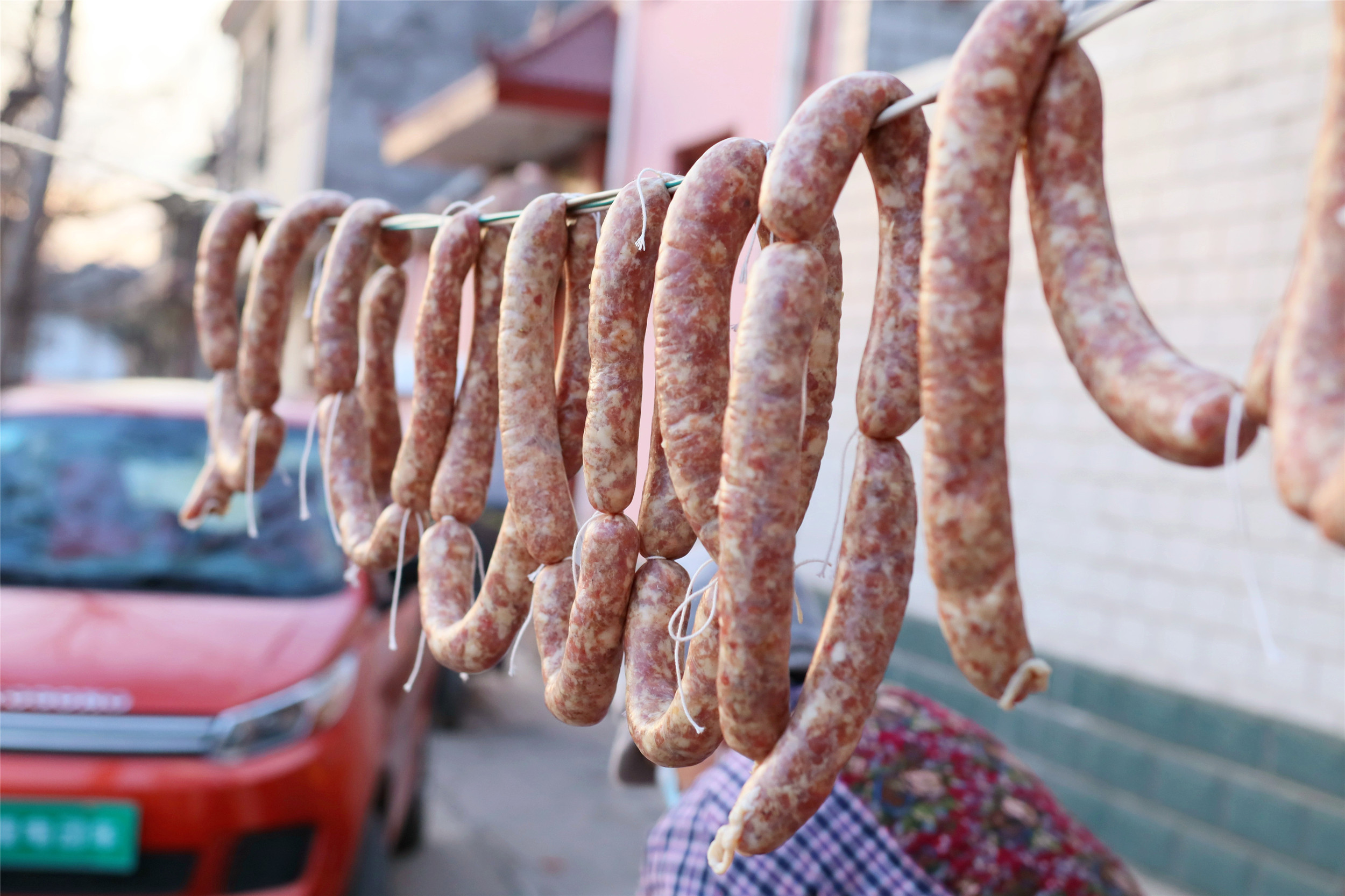 自己在家灌香肠10斤肉怎么配料,安徽六安苏家埠咸味香肠配方