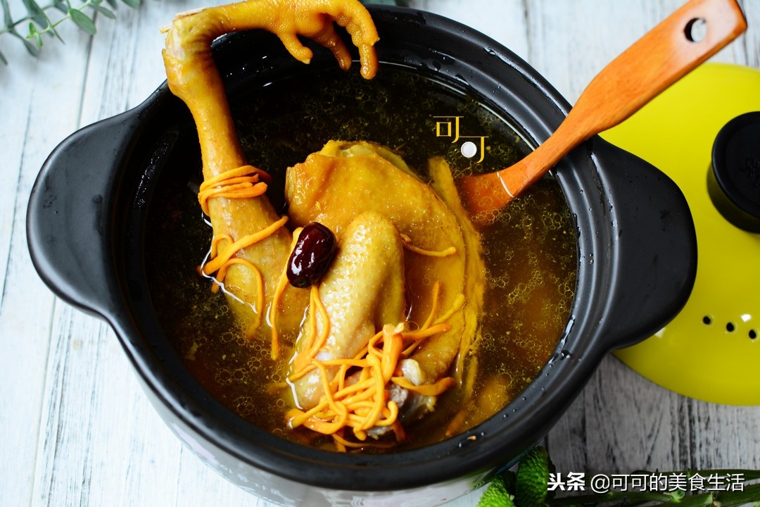 简单的炖鸡汤怎么炖才好喝,用什么炖鸡汤好吃又营养家庭版