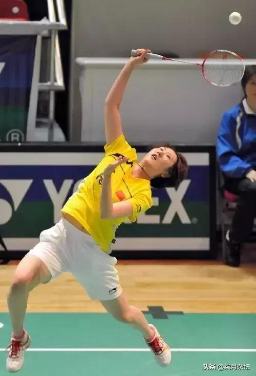 后场高远球推不到位,后场高远球老是推不到位