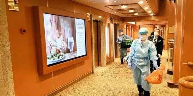 停靠日本长崎的邮轮,钻石公主号停靠柬埔寨