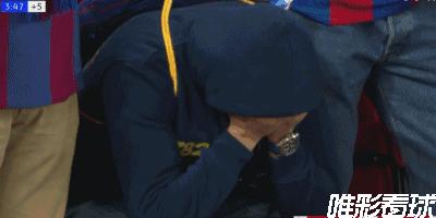 利物浦众将与全场球迷大合唱,利物浦巴萨队歌