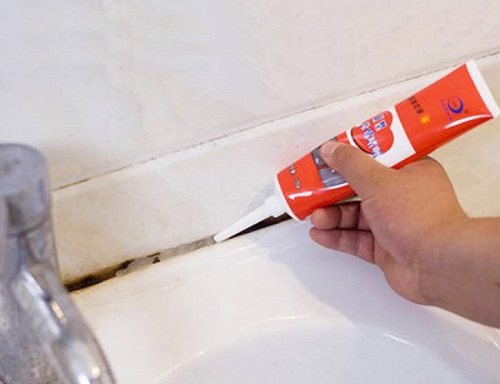 水池边玻璃胶里发霉发黑怎么处理,浴室柜边缘打玻璃胶发黑怎么解决