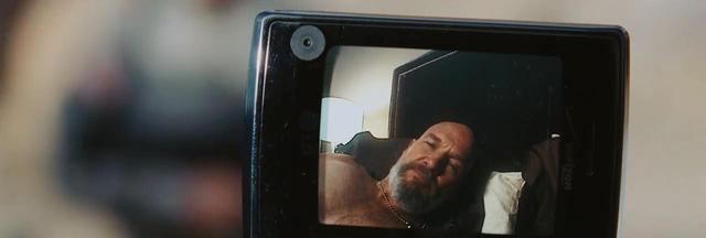 数码考古：钢铁侠用什么手机？