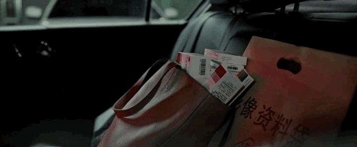 送你一朵小红花父亲在餐桌上哭,送你一朵小红花路边哭的片段