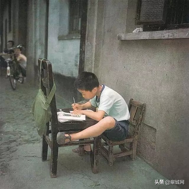 曾经这种衣服在六安夏天人手一件，穿过的都老了