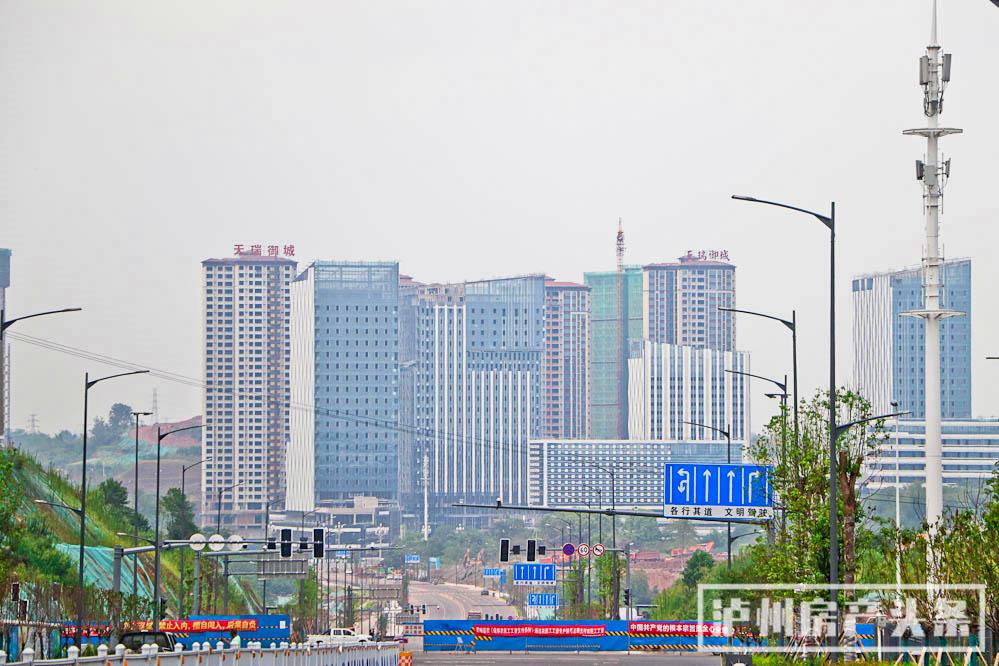 泸州新建的足球场有哪些,泸州大型公园