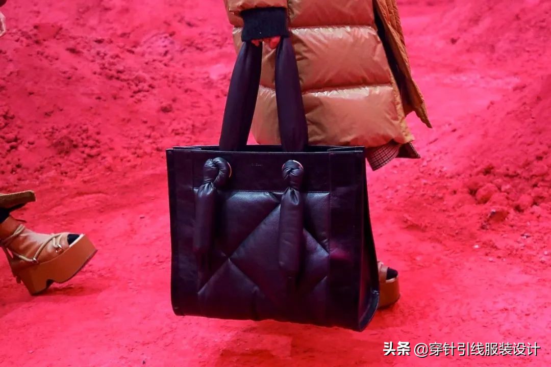 moncler设计师款式 (moncler 2017秋冬系列)