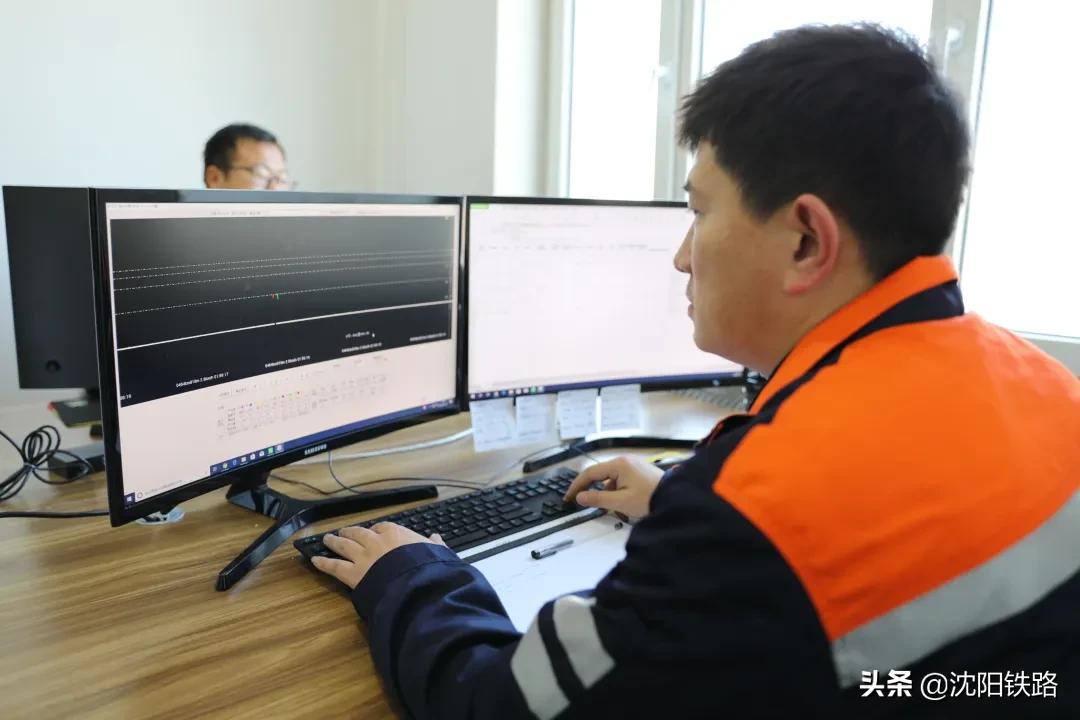 半夜医院能做b超吗,给钢轨做b超他们都用什么神器