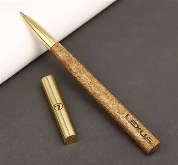 有哪些性能出众的豪车推荐,好车推荐10万雷克萨斯