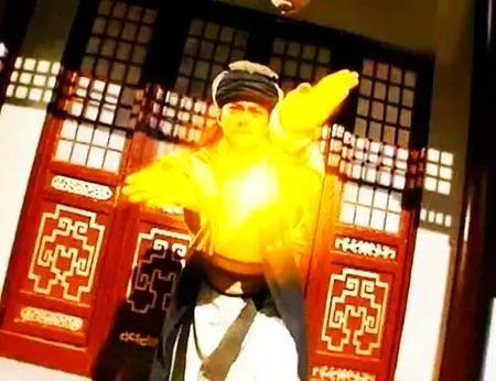 他本是主角第一，却被金庸削弱，结果连黄蓉都打不过，书里有暗示