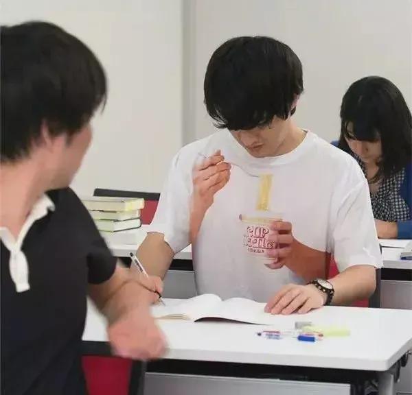 日清广告魔性,日清最火的广告