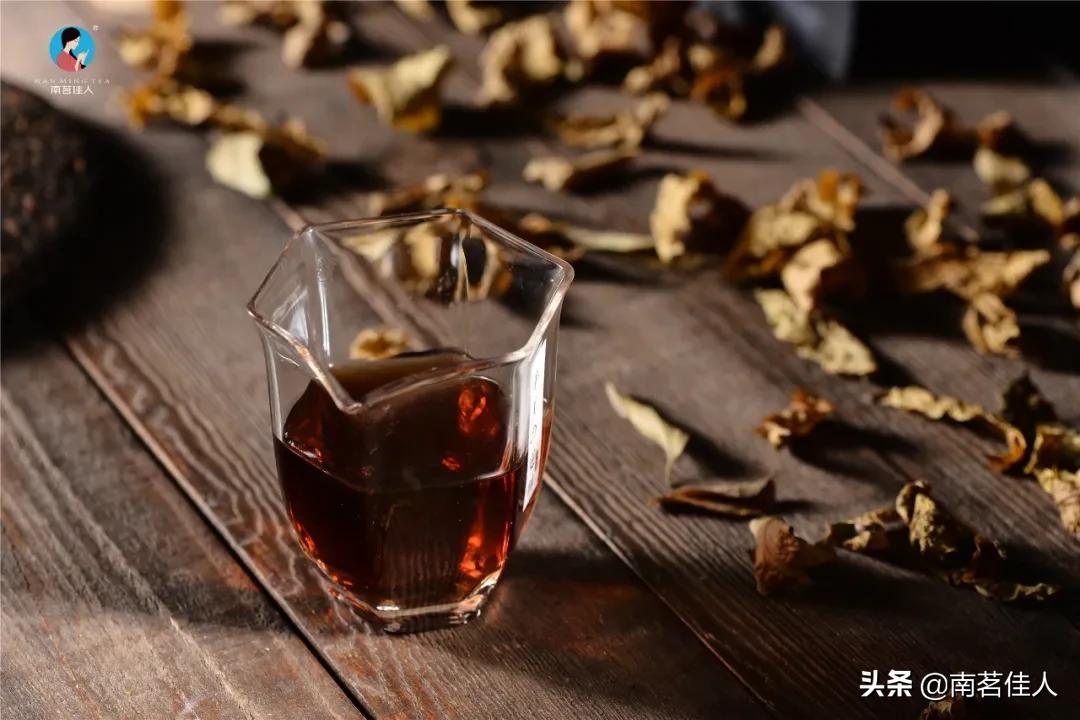 班章陈韵熟茶8克,班章陈韵熟茶2000年