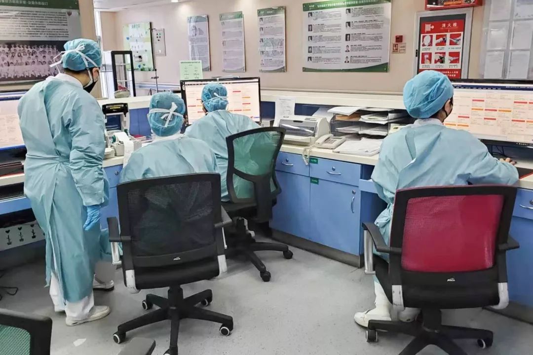 封城11日，武汉众生图