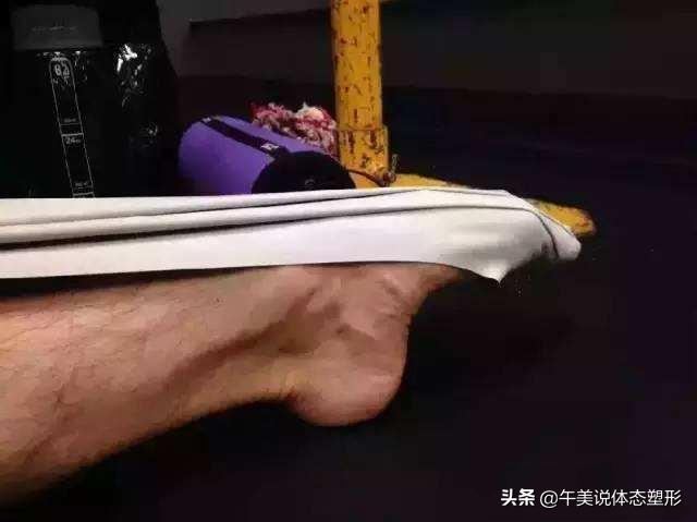 周冬雨减腿秘诀,周冬雨的腿怎么变直的方法