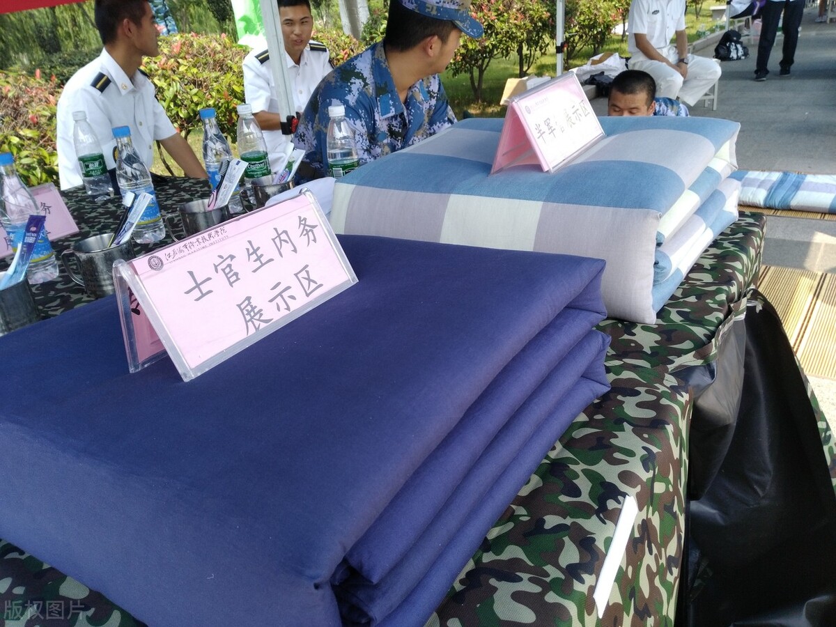 是直招士官好还是定向培养士官好,直招士官和定向培养士官哪种更好