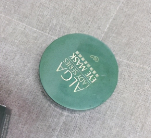 40岁女性眼袋越来越明显怎么办,40岁眼袋怎么消除小妙招