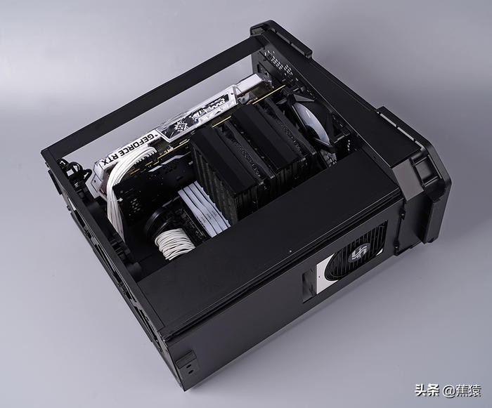 安钛克CUBEDRAK装机展示,11700+ROGB560-G+3080TI