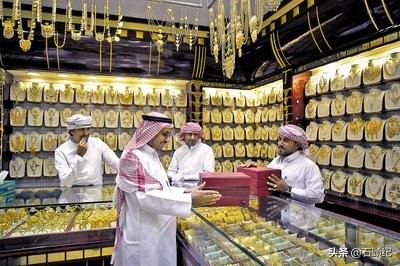 阿拉伯土豪宠物鸟,中东土豪的宠物