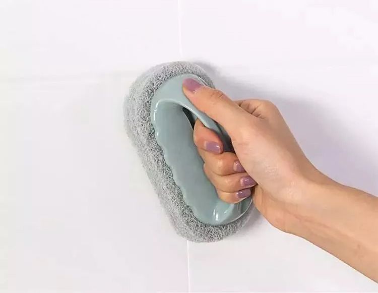 喷墙的白墙脏了怎么弄,白色墙体脏了一点怎么刷干净