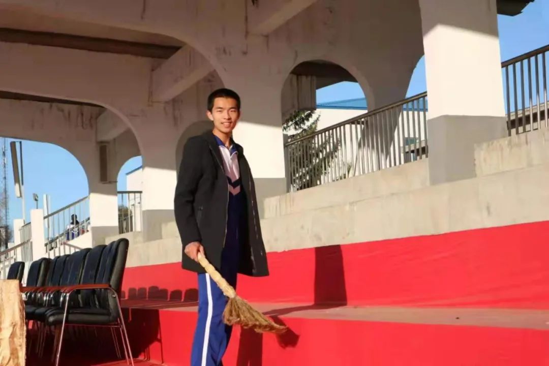 膜拜!边学习边照顾病母,黑龙江男孩高考651分:学习是我的爱好