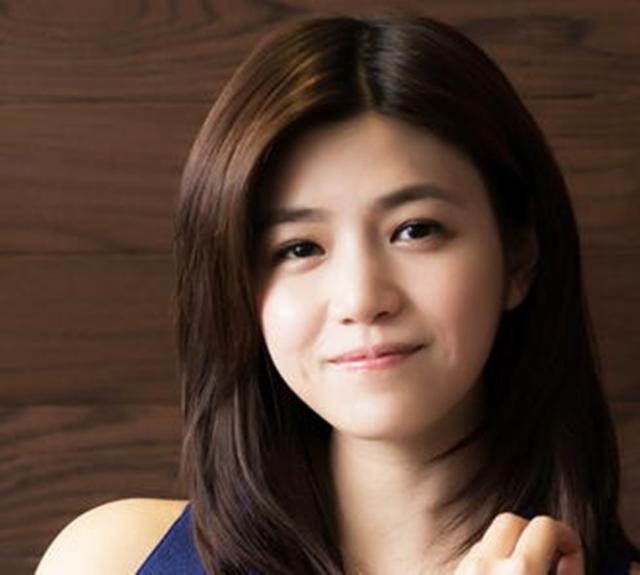 圆脸头发少又细剪什么直发好看,圆脸怎么做头发既减龄又时尚