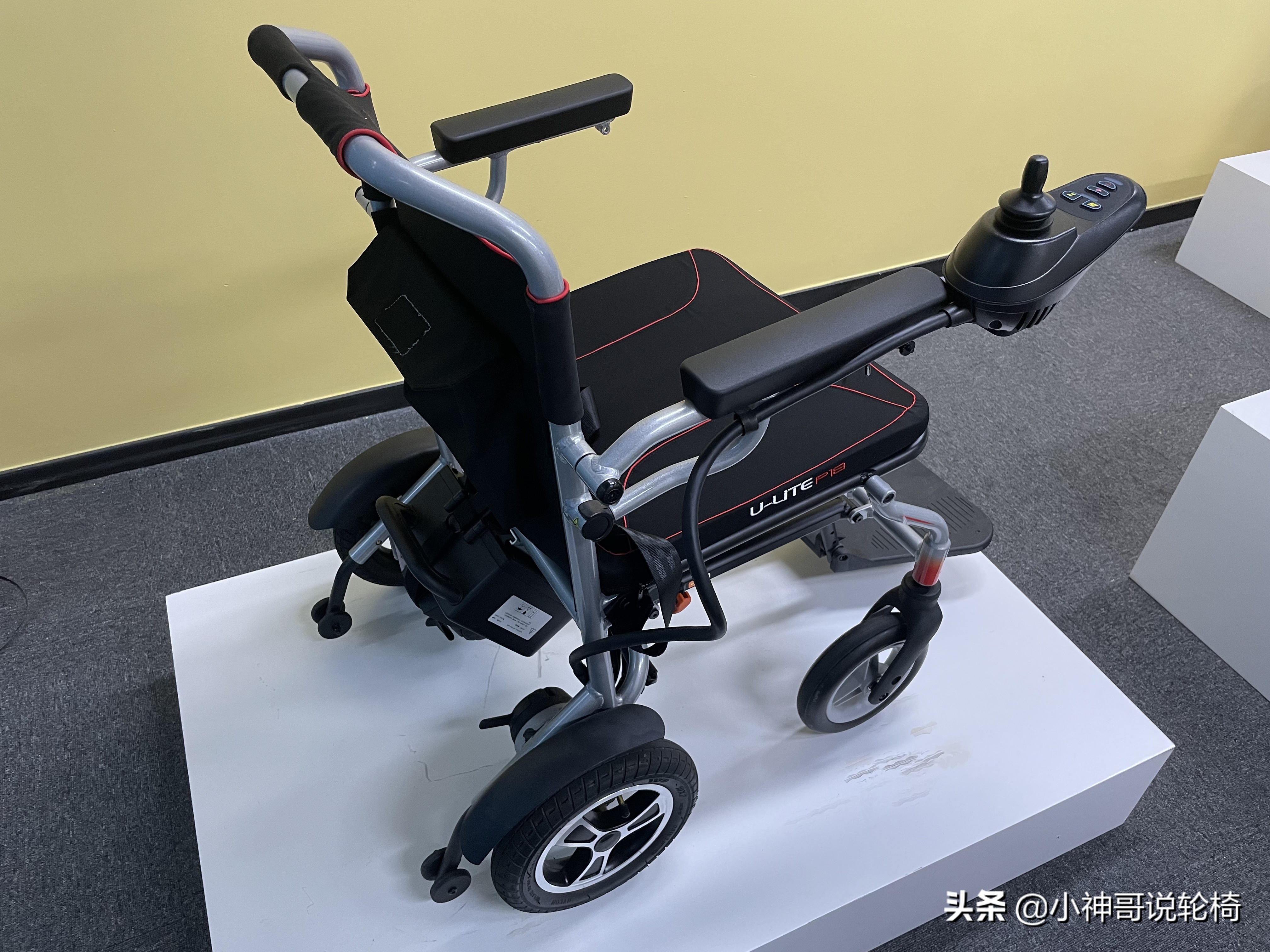 70岁的老人用什么轮椅？高龄老人能用电动轮椅吗