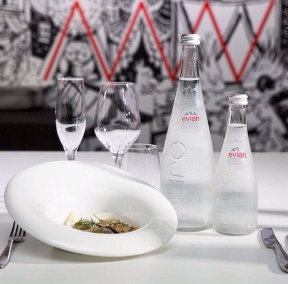 依云如何将一瓶水，成功卖出了奢侈品的味道？