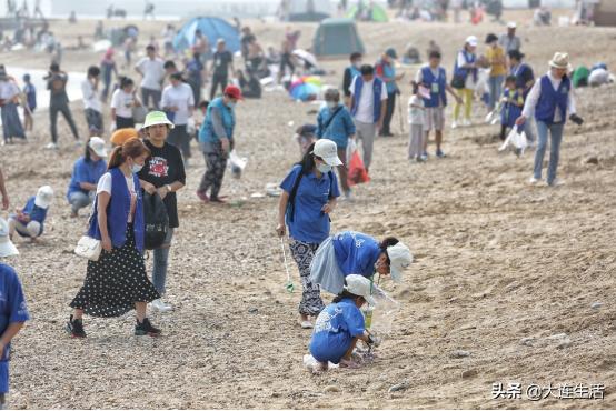 辽宁中粮可口可乐“天下无废xTan”碳主题环保展亮相大连海滨