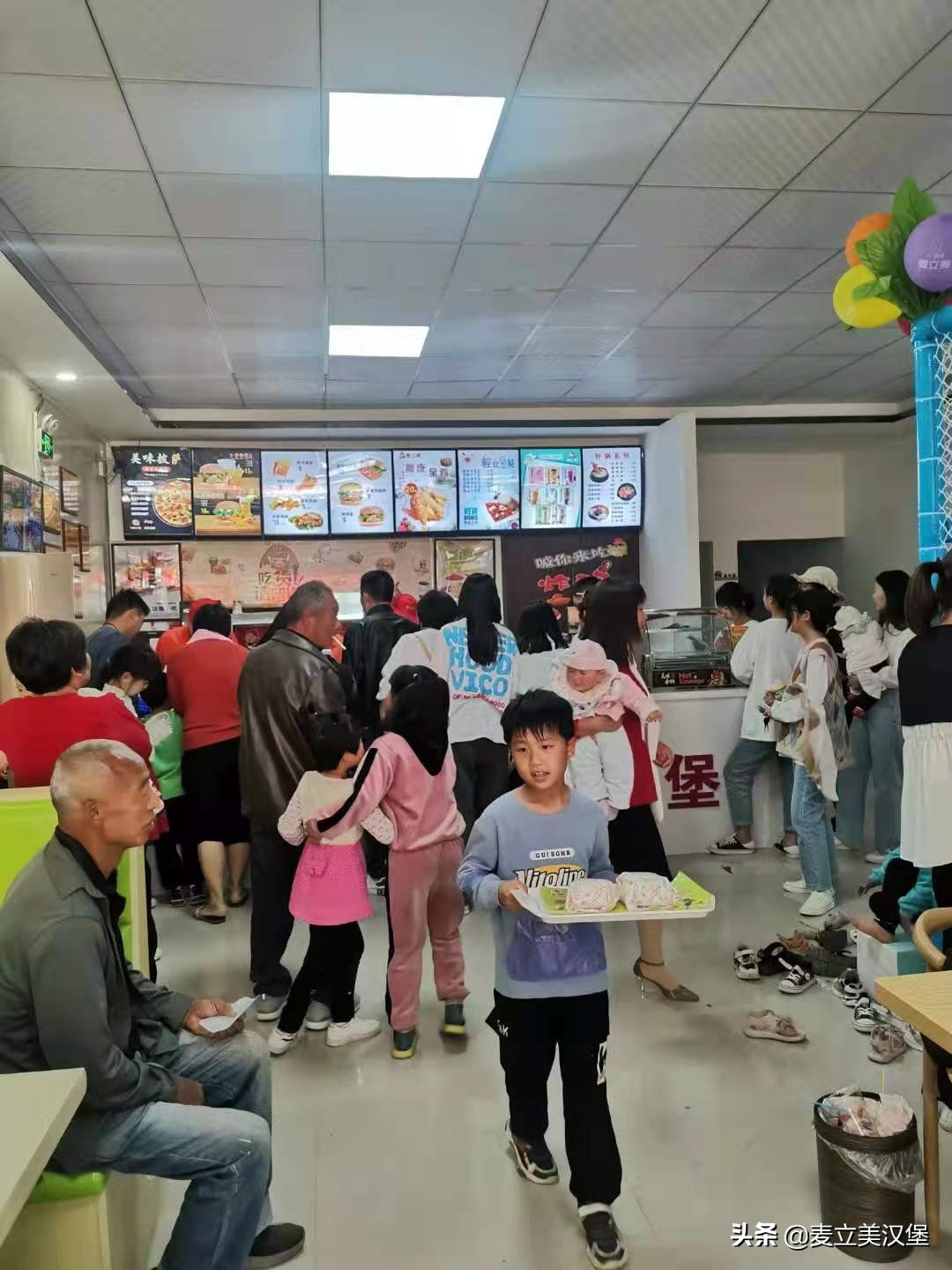 想做汉堡加盟哪个品牌,想做汉堡店加盟哪个好