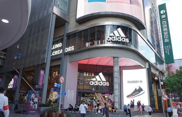 难兄难弟再次实锤,耐克和阿迪达斯道歉了吗