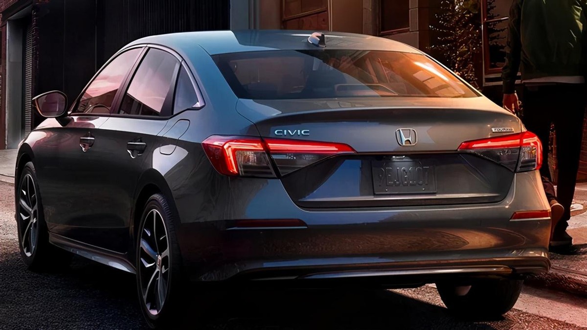 雅阁缩小版上市,十一代雅阁和十一代思域对比