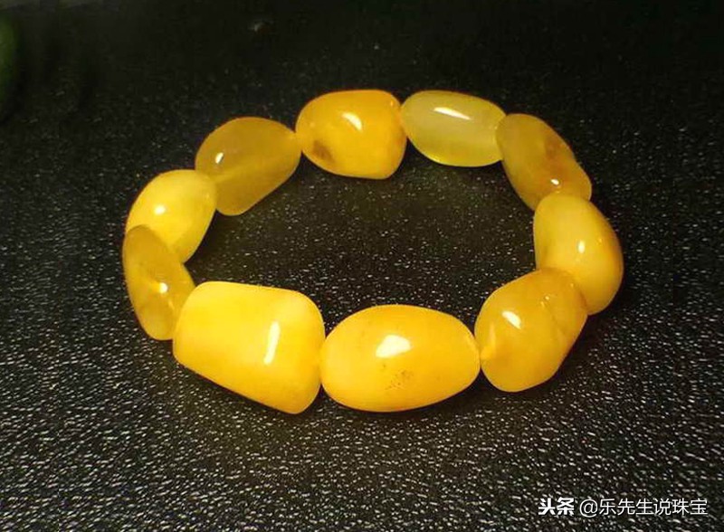 如何鉴别真假蜜蜡这方法简单有效,蜜蜡打紫光灯一定能鉴别真假吗