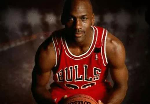 足球为什么比篮球更有魅力,为什么篮球和足球影响力大