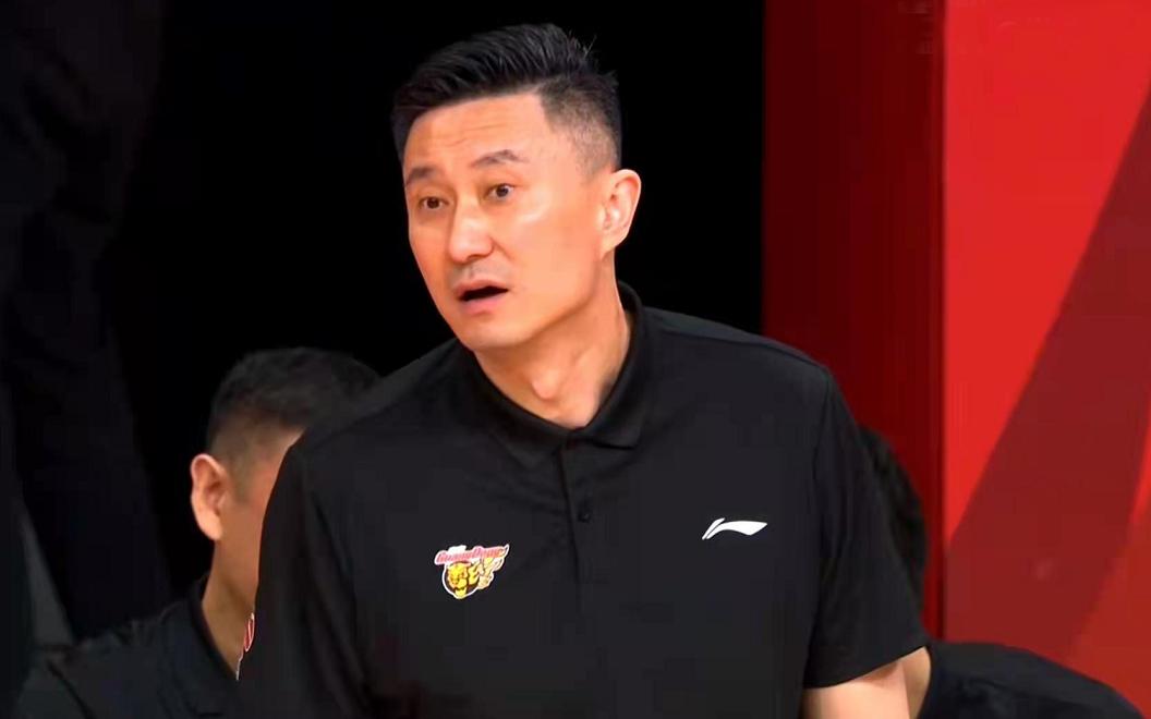 广东宏远在国家队为队友出头,广东宏远男篮拿过几次cba冠军