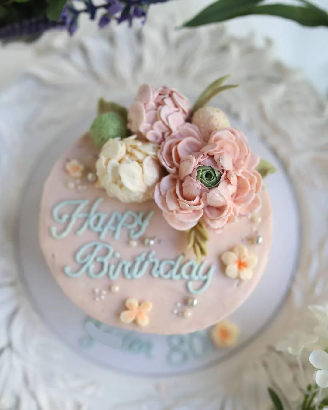 简单款式的母亲节蛋糕图片,六种不同口味母亲节蛋糕