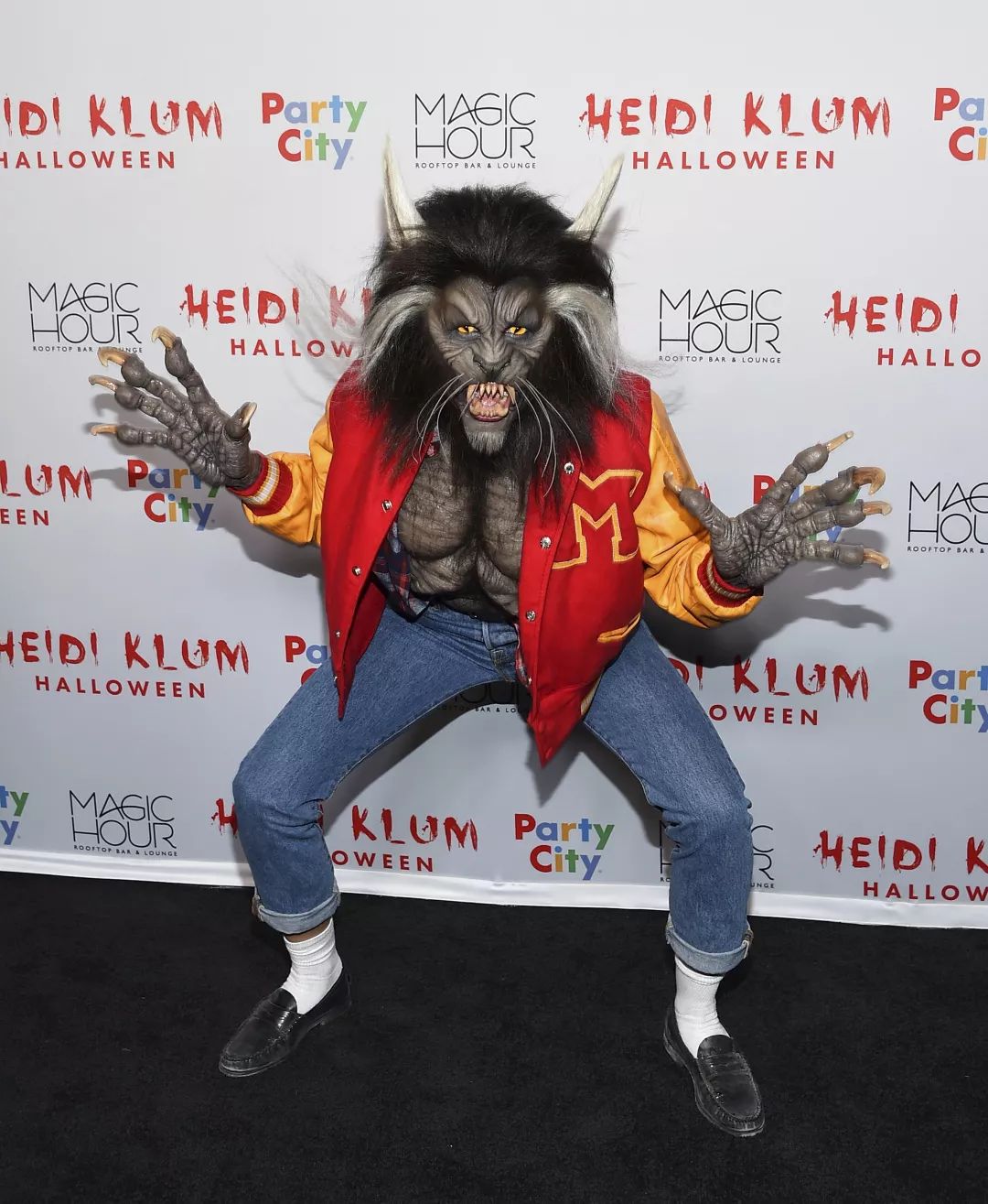 「布稀奇」和明星们的COS相比，你们万圣节的花手骷髅弱爆了