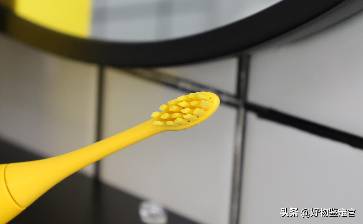 usmile电动牙刷和艾优牙刷谁好一些,usmile和艾优电动儿童牙刷哪个好