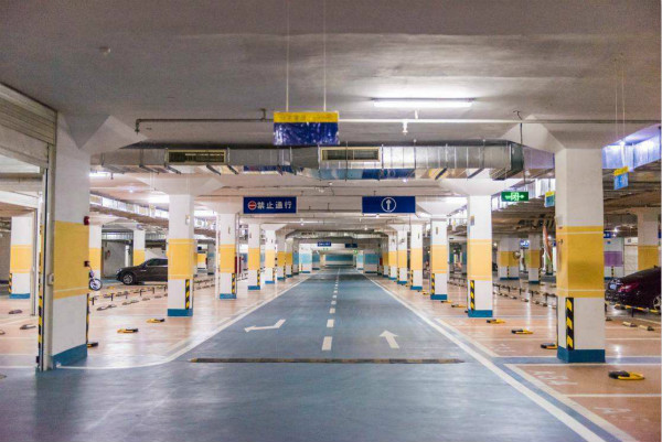 一直租用的小区停车位突然被售，业主有优先购买权吗？