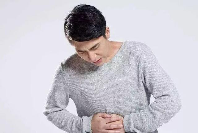 睡觉嘴里发干舌头发干,晚上睡觉嘴里发干发渴是怎么回事