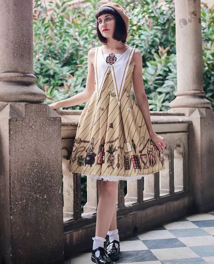 洛丽塔复古宫廷风轻洋装,紫红色洛丽塔洋装