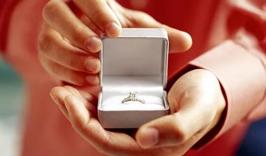 淘宝上靠谱的钻戒定制店铺,定制钻戒省钱攻略